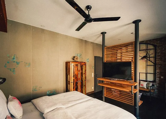 36 Pho Co & Konukevi